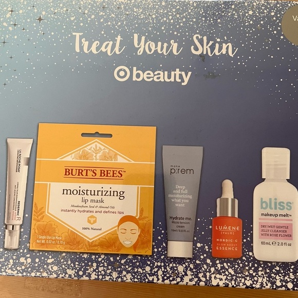 New & sealed target beauty box samples 5 total Burt’s bees lumene la roche posay - Picture 1 of 6
